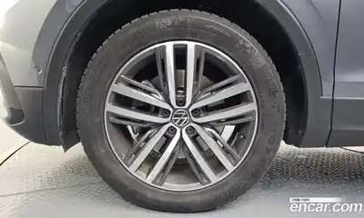 Volkswagen Tiguan 2022 2.0 автомат (гидро), миниатюра 5