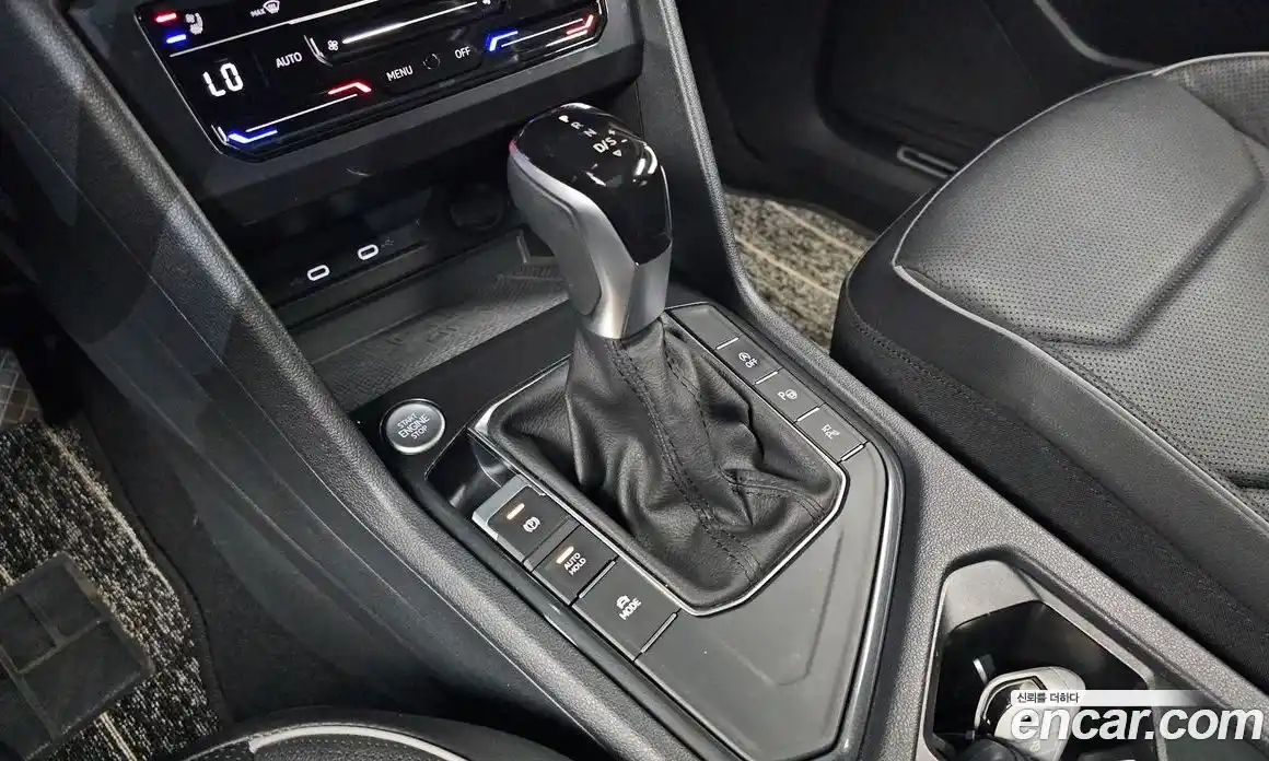 Volkswagen Tiguan 2022 2.0 автомат (гидро), фото 9