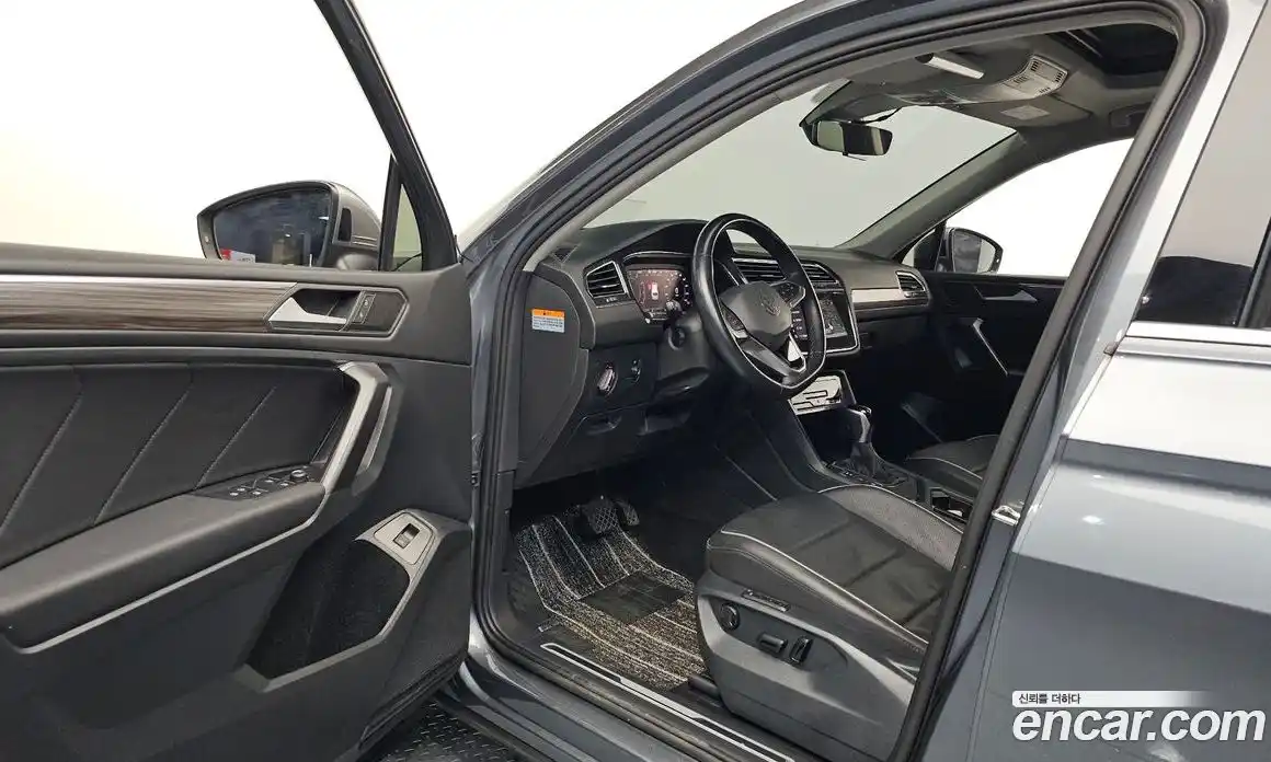 Volkswagen Tiguan 2022 2.0 автомат (гидро), фото 10