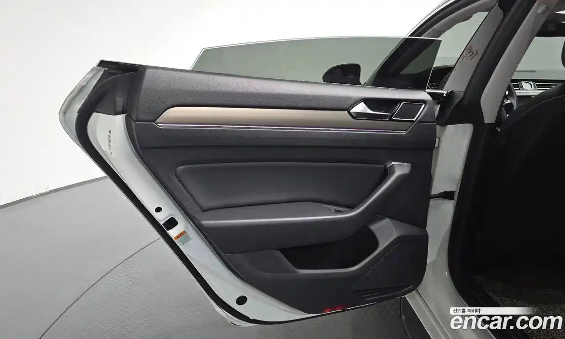 Volkswagen Arteon 2019 2.0 автомат (гидро), фото 14