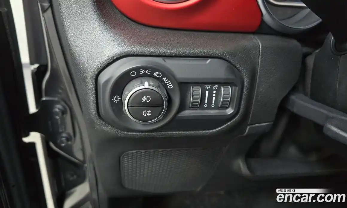 Jeep Wrangler 2019 2.0 автомат (гидро), фото 17