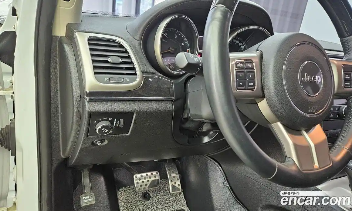 Jeep Cherokee 2013 3.0 автомат (гидро), фото 17