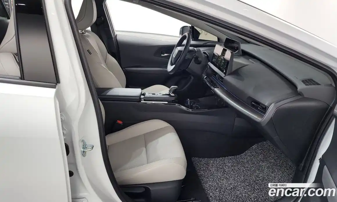 Toyota Prius 2025 2.0 гидро, фото 16