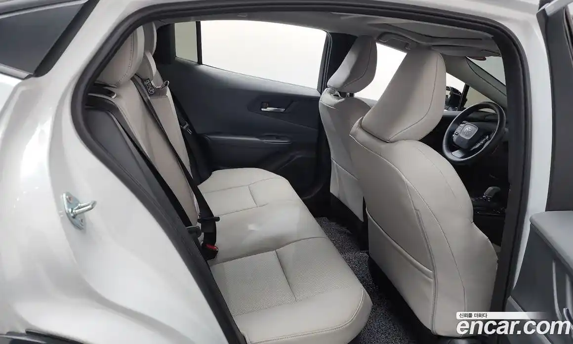 Toyota Prius 2025 2.0 гидро, фото 17
