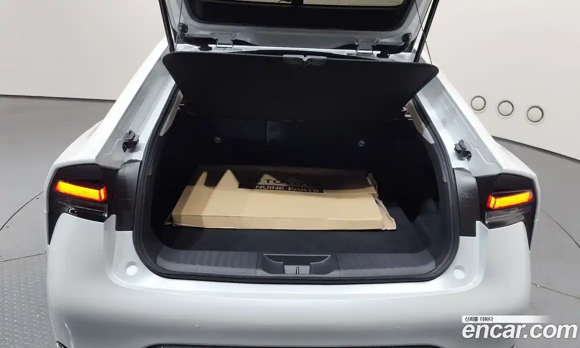 Toyota Prius 2025 2.0 гидро, фото 22