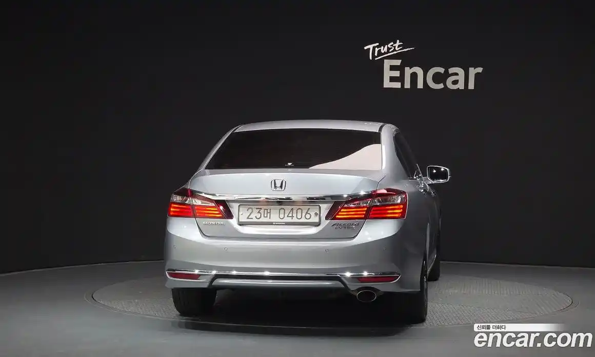 Honda Accord 2016 2.4 автомат (гидро), фото 4