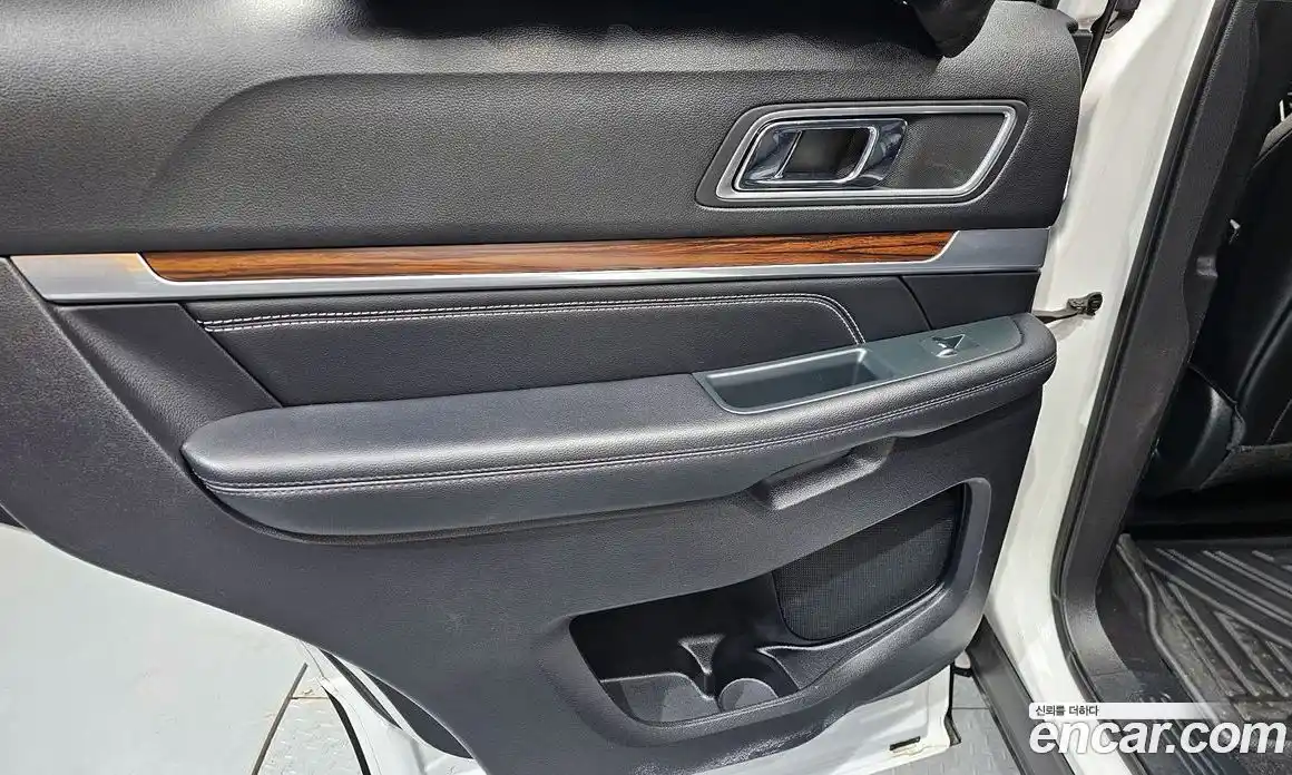 Ford Explorer 2019 2.3 автомат (гидро), фото 15