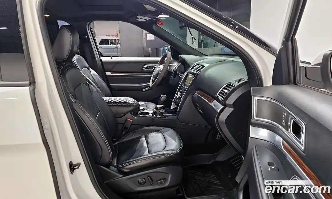 Ford Explorer 2019 2.3 автомат (гидро), фото 16