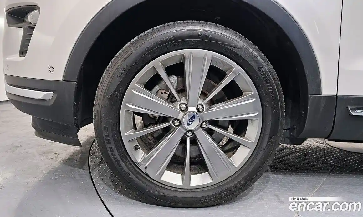 Ford Explorer 2019 2.3 автомат (гидро), фото 5