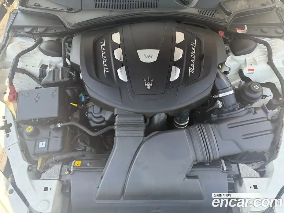 Maserati Ghibli 2015 3.0 гидро, фото 11