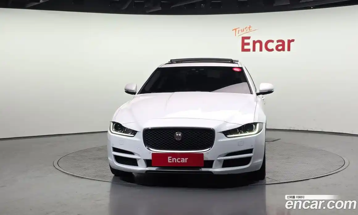 Jaguar XE 2016 2.0 гидро, фото 3