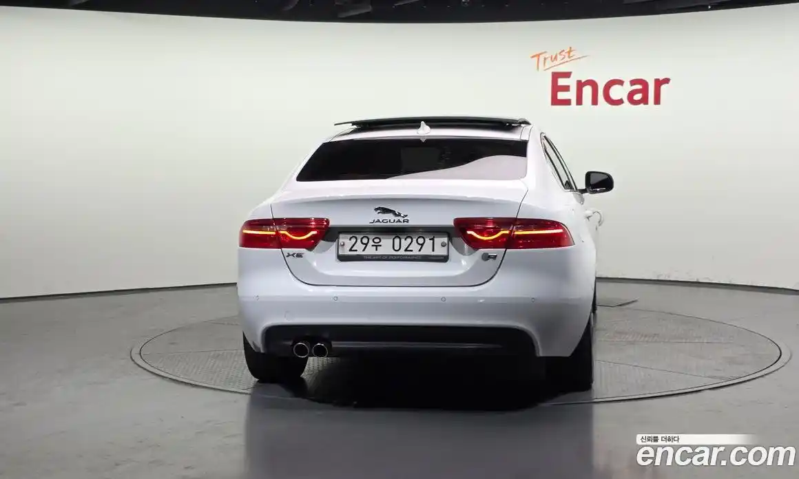 Jaguar XE 2016 2.0 гидро, фото 4