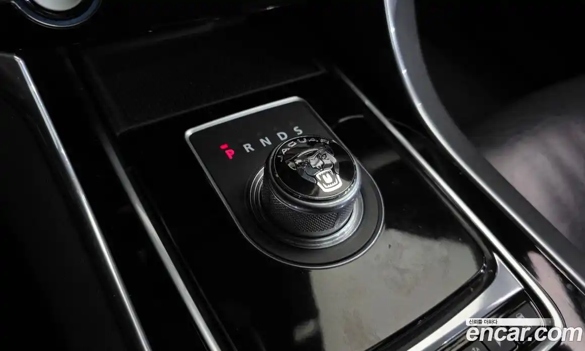 Jaguar XE 2016 2.0 гидро, фото 9