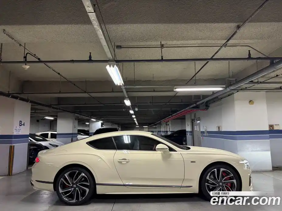 Bentley Continental 2025 4.0 гидро, фото 3