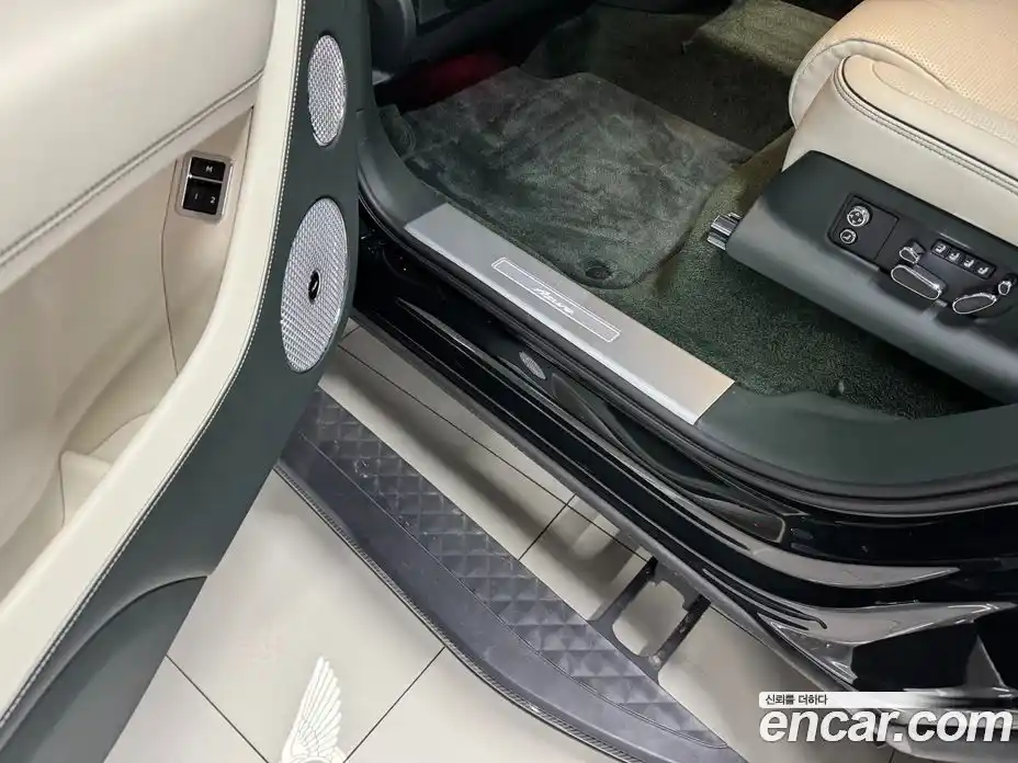 Bentley Bentayga 2024 4.0 гидро, фото 11