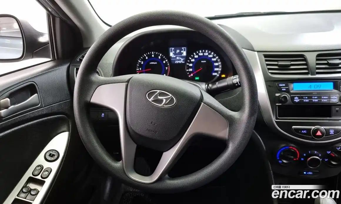Hyundai Accent 2018 1.4 автомат (гидро), фото 13