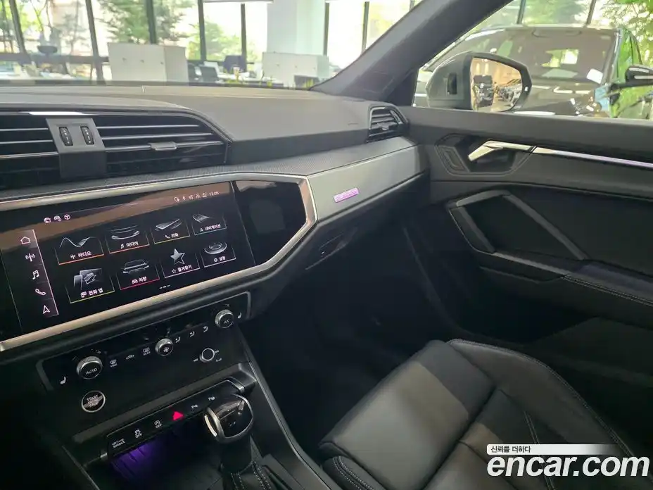 Audi Q3 2024 2.0 автомат (гидро), фото 12