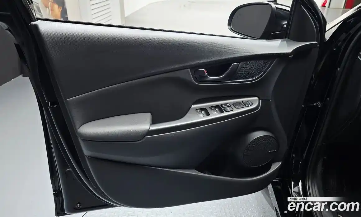 Hyundai Kona 2022 1.6 автомат (гидро), фото 14