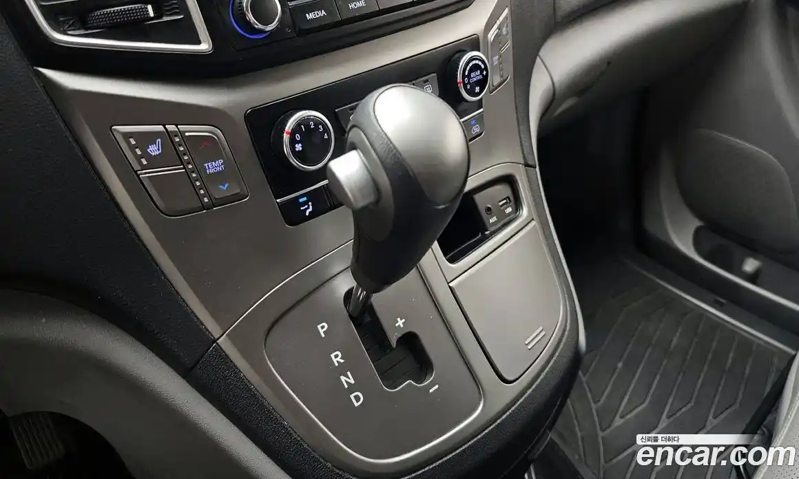 Hyundai Starex 2019 2.4 автомат (гидро), фото 9