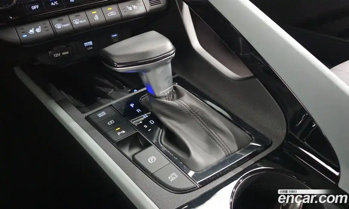 Hyundai Avante 2024 1.6 автомат (гидро), фото 12