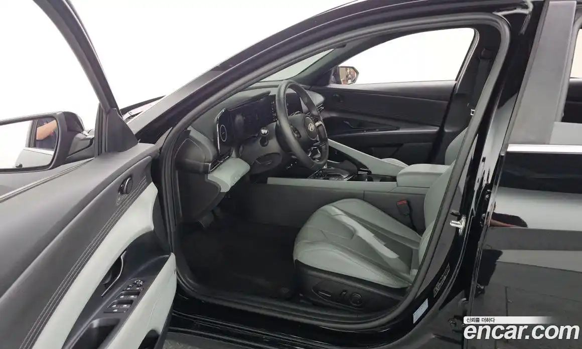Hyundai Avante 2024 1.6 автомат (гидро), фото 13