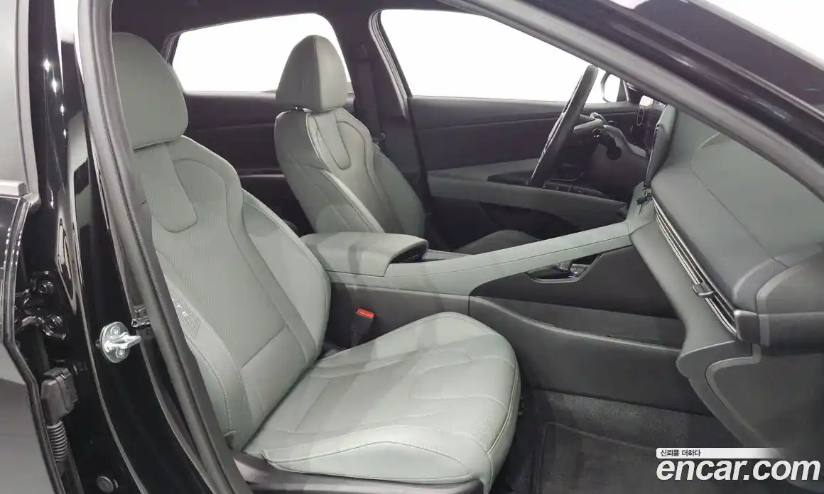 Hyundai Avante 2024 1.6 автомат (гидро), фото 16
