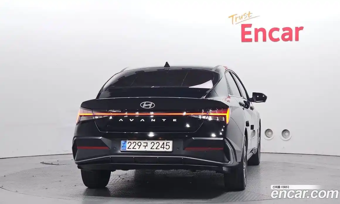 Hyundai Avante 2024 1.6 автомат (гидро), фото 4