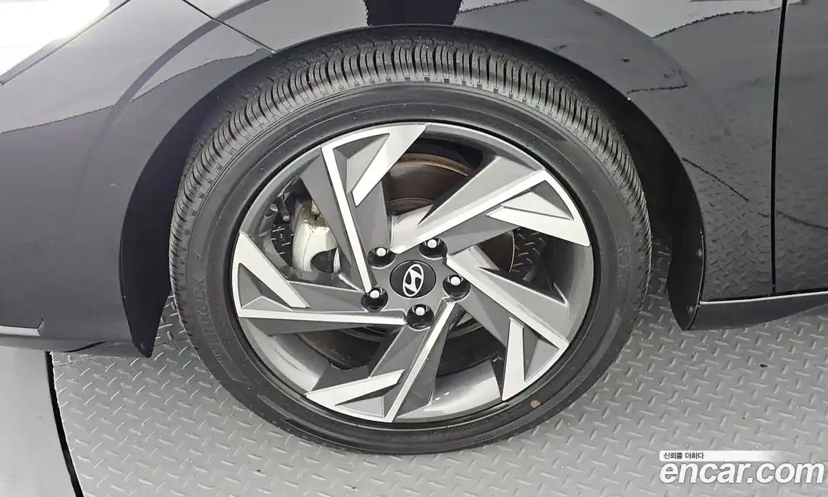 Hyundai Avante 2024 1.6 автомат (гидро), фото 5