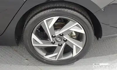 Hyundai Avante 2024 1.6 автомат (гидро), миниатюра 7