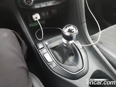 Hyundai Veloster 2019 2.0 механика, миниатюра 9