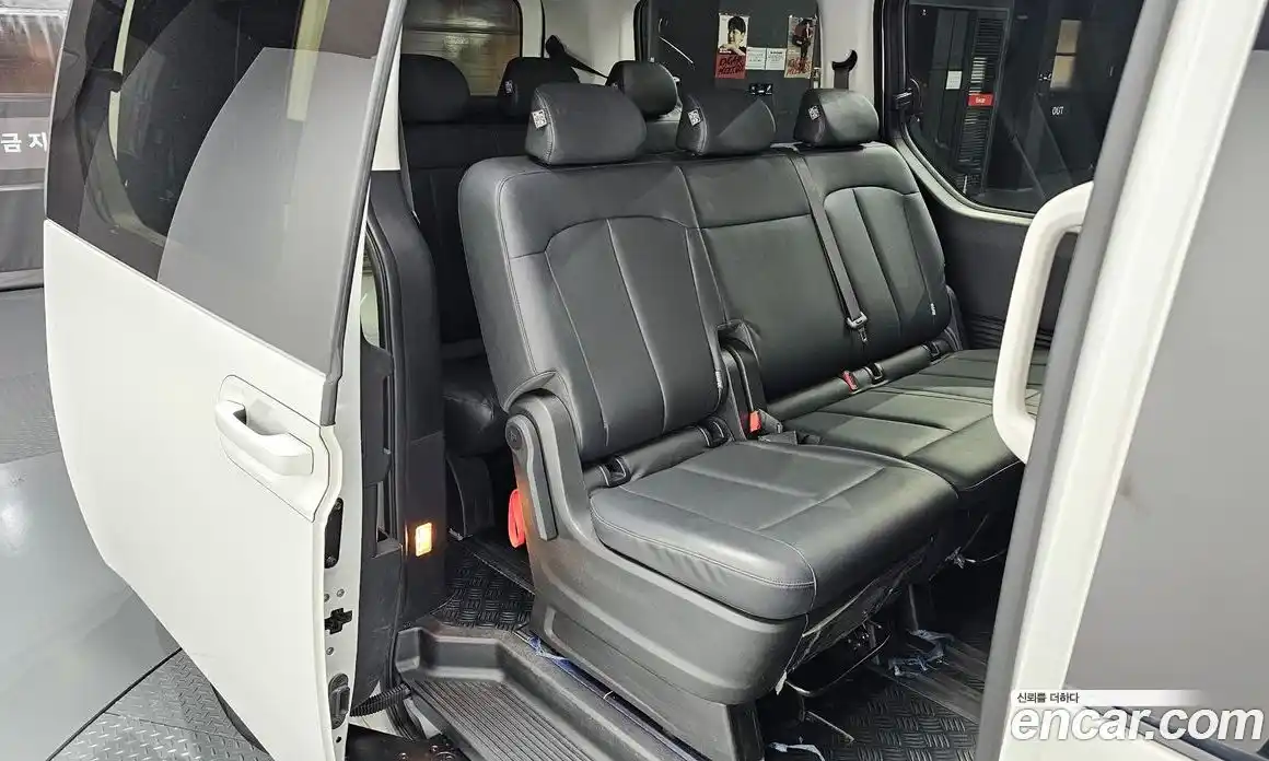 Hyundai Staria 2024 2.2 автомат (гидро), фото 16