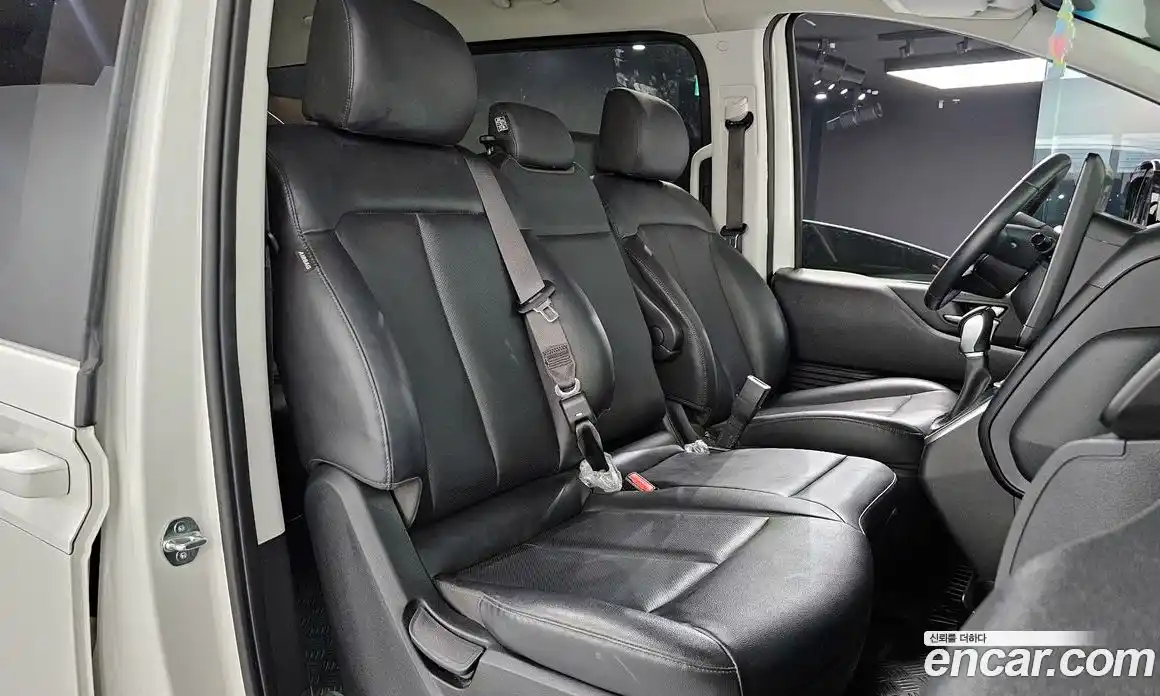 Hyundai Staria 2024 2.2 автомат (гидро), фото 17