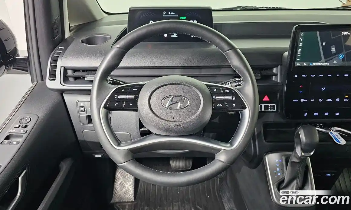 Hyundai Staria 2024 2.2 автомат (гидро), фото 19