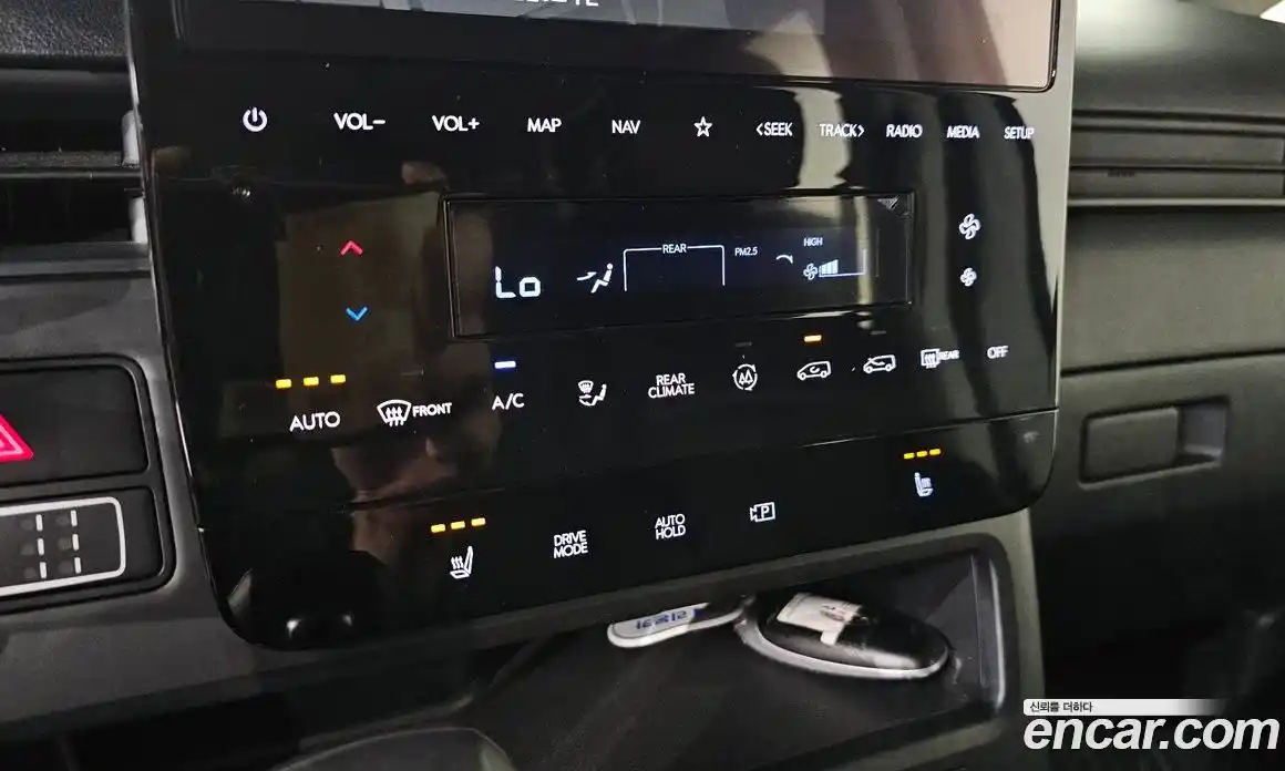 Hyundai Staria 2024 2.2 автомат (гидро), фото 24