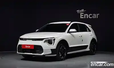 Kia Niro, 2023, 8 765 км