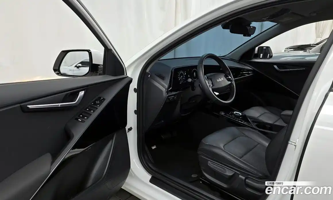 Kia Niro 2023 0.2 автомат (гидро), фото 13
