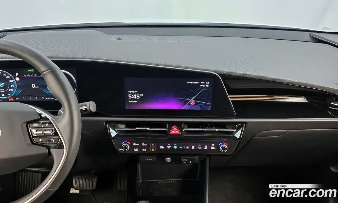 Kia Niro 2023 0.2 автомат (гидро), фото 18