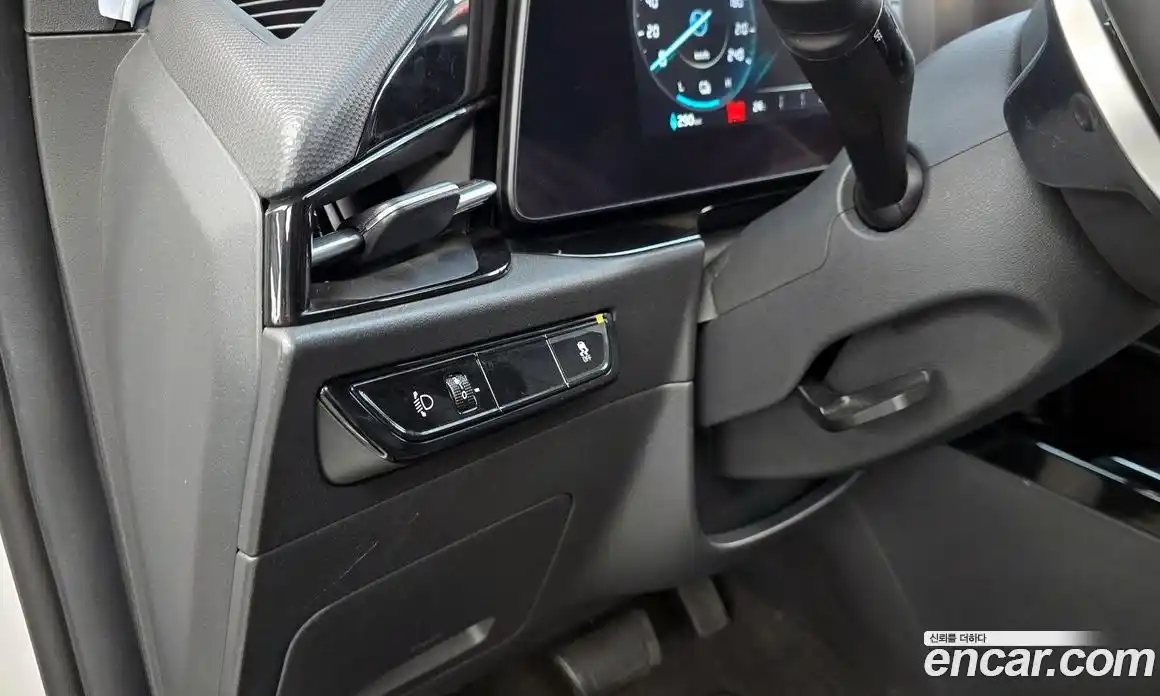 Kia Niro 2023 0.2 автомат (гидро), фото 22