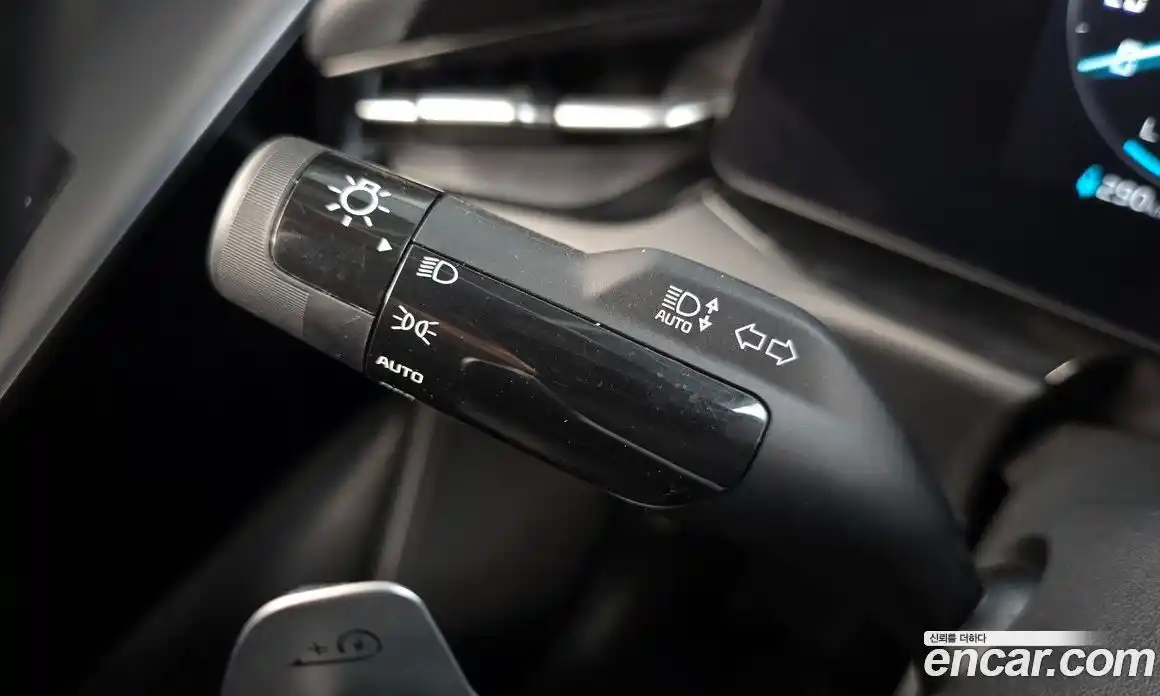 Kia Niro 2023 0.2 автомат (гидро), фото 24