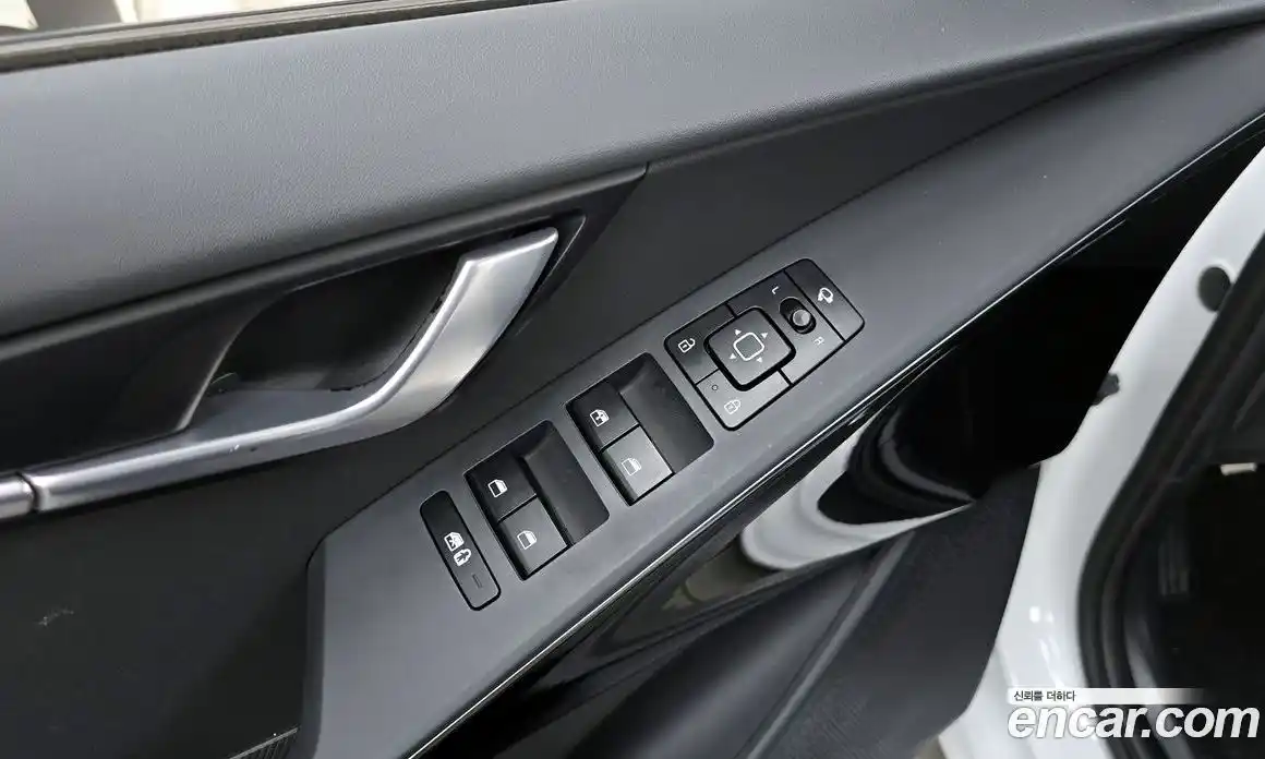 Kia Niro 2023 0.2 автомат (гидро), фото 28