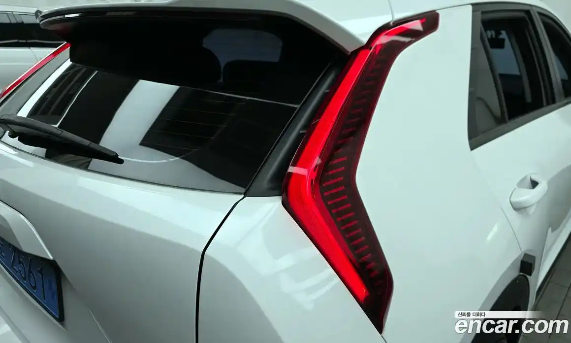 Kia Niro 2023 0.2 автомат (гидро), фото 9