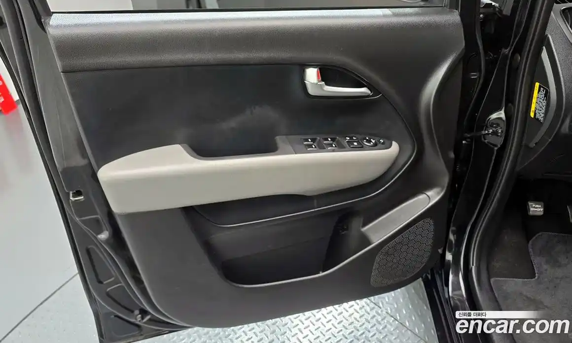 Kia Ray 2022 1.0 автомат (гидро), фото 14