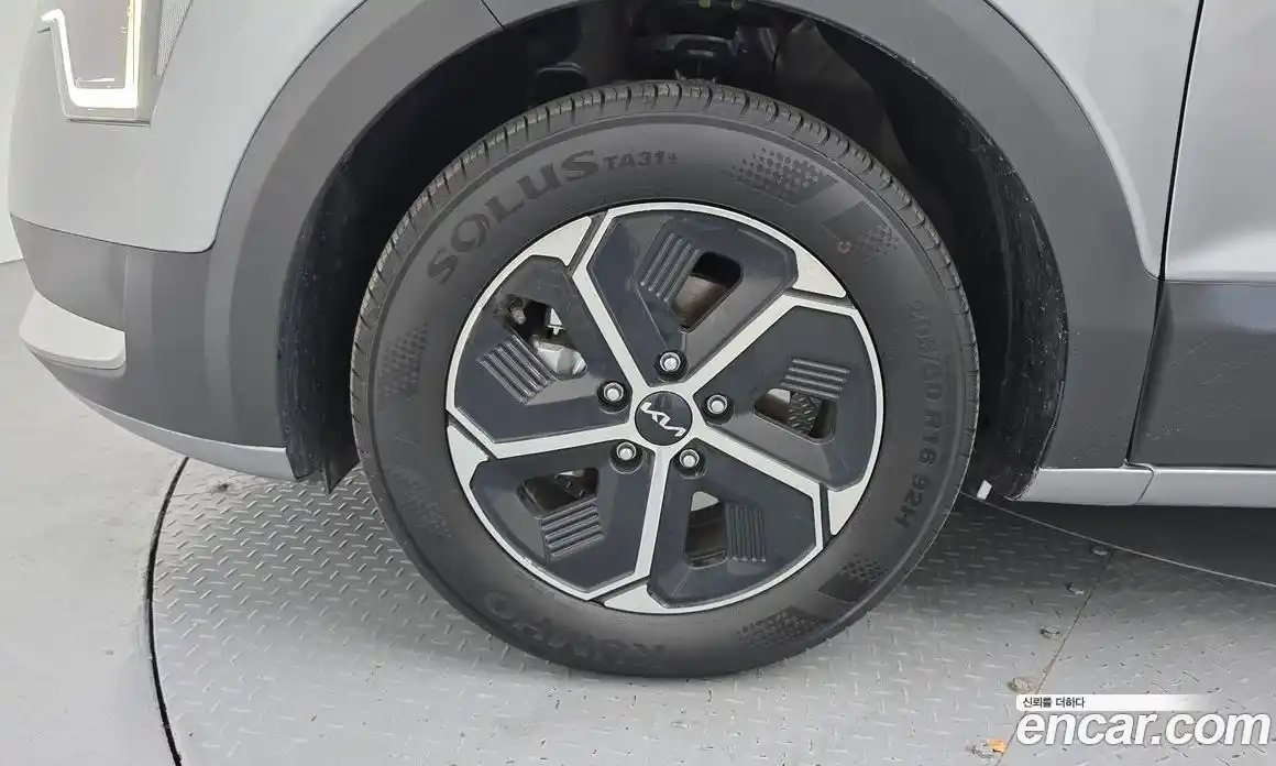 Kia Niro 2024 1.6 автомат (гидро), фото 5