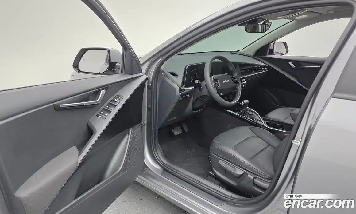 Kia Niro 2024 1.6 автомат (гидро), фото 10
