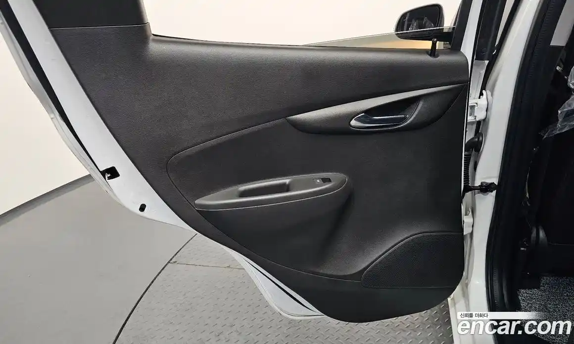 Chevrolet Spark 2022 1.0 автомат (гидро), фото 14