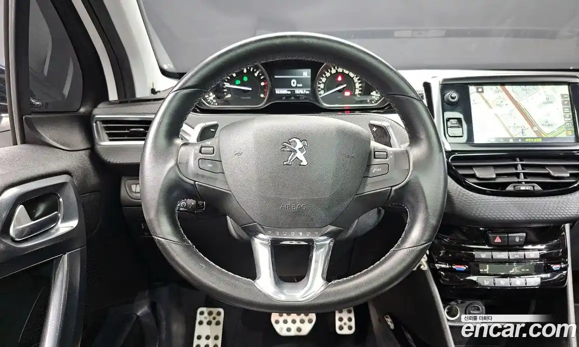 Peugeot 2008 2017 1.6 автомат (гидро), фото 12