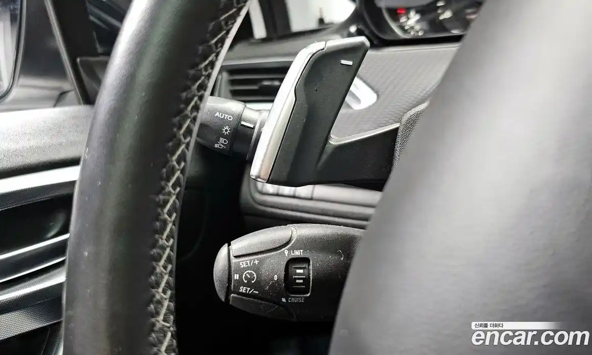 Peugeot 2008 2017 1.6 автомат (гидро), фото 17