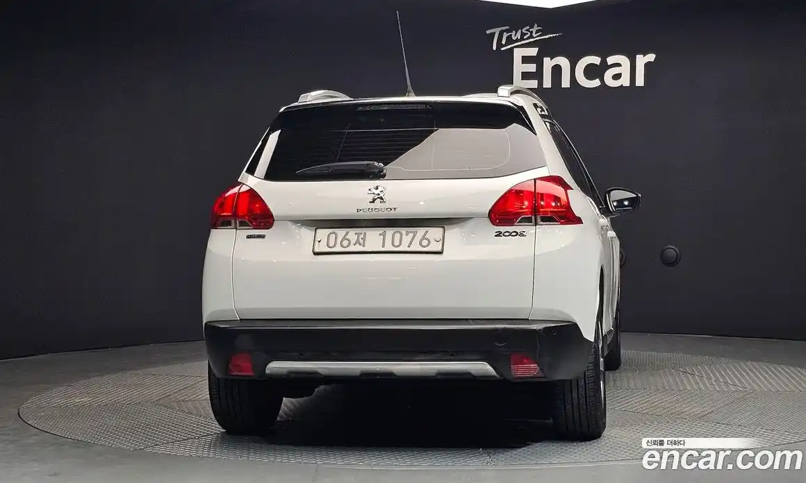Peugeot 2008 2017 1.6 автомат (гидро), фото 4