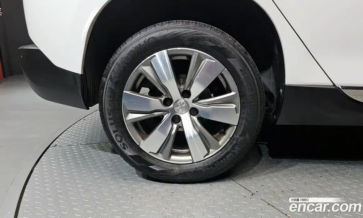 Peugeot 2008 2017 1.6 автомат (гидро), фото 5