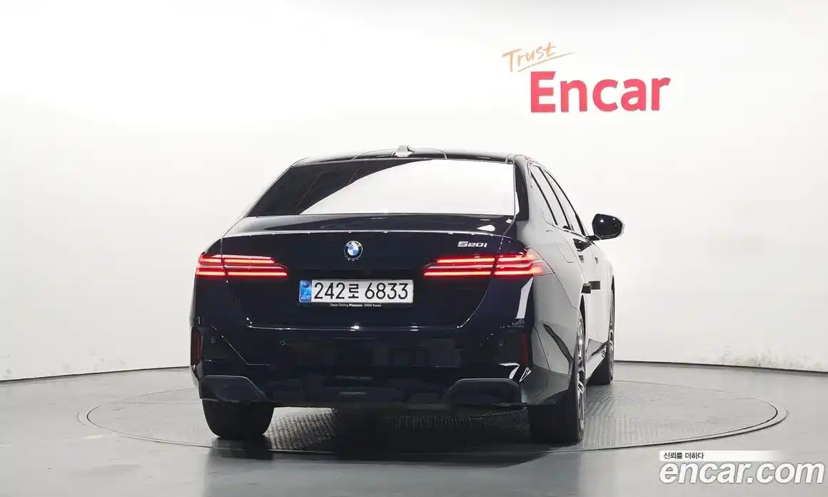 BMW 5 серия 2025 2.0 автомат (гидро), фото 4